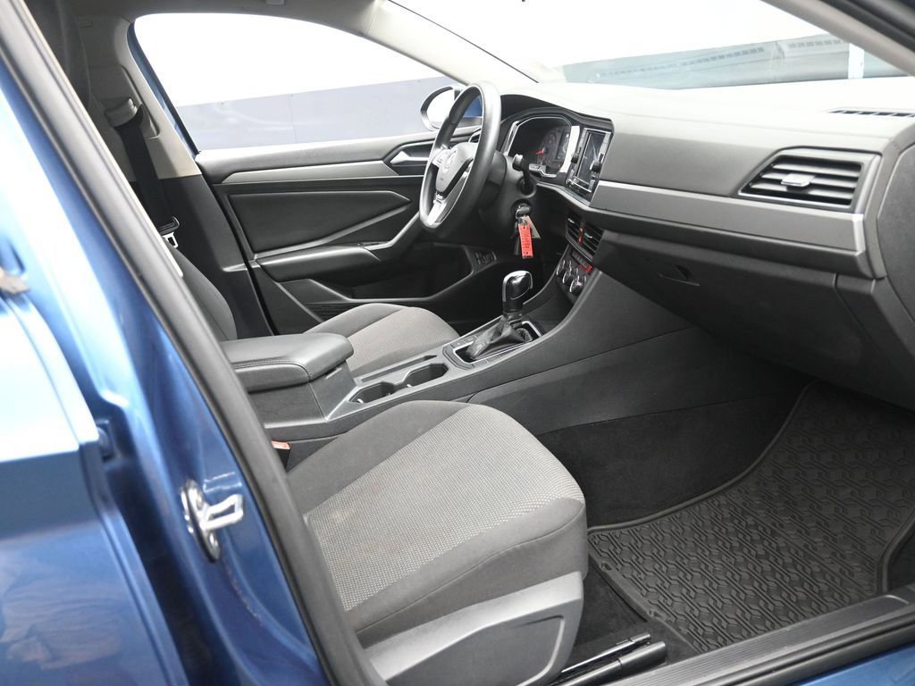 Used 2020 Volkswagen Jetta SE image 25