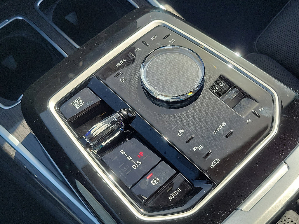 New 2026 BMW 750e xDrive AWD/4WD image 30