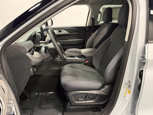 New 2026 Ford Explorer Active RWD image 11