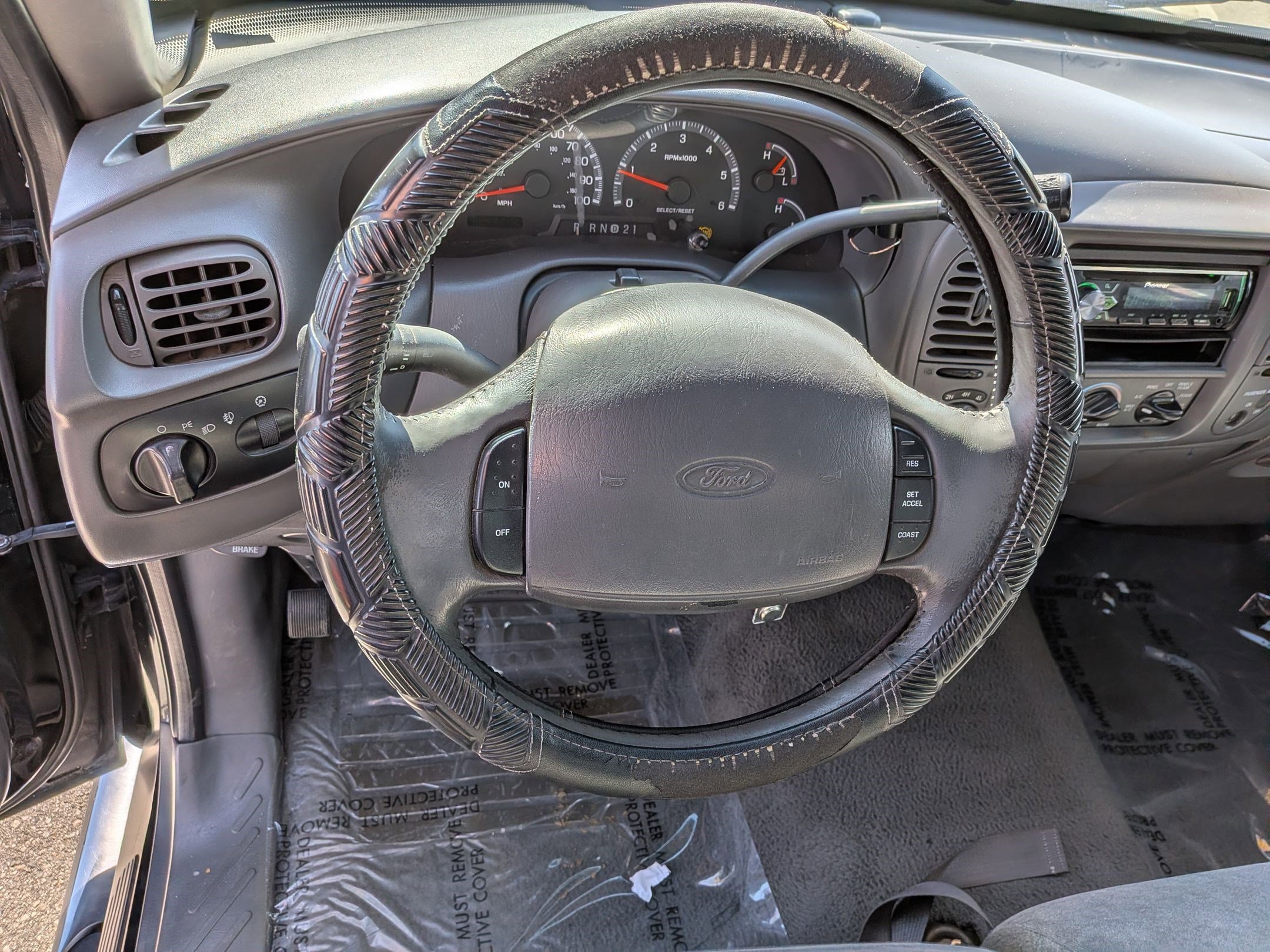 Used 2001 Ford F150 XL image 12