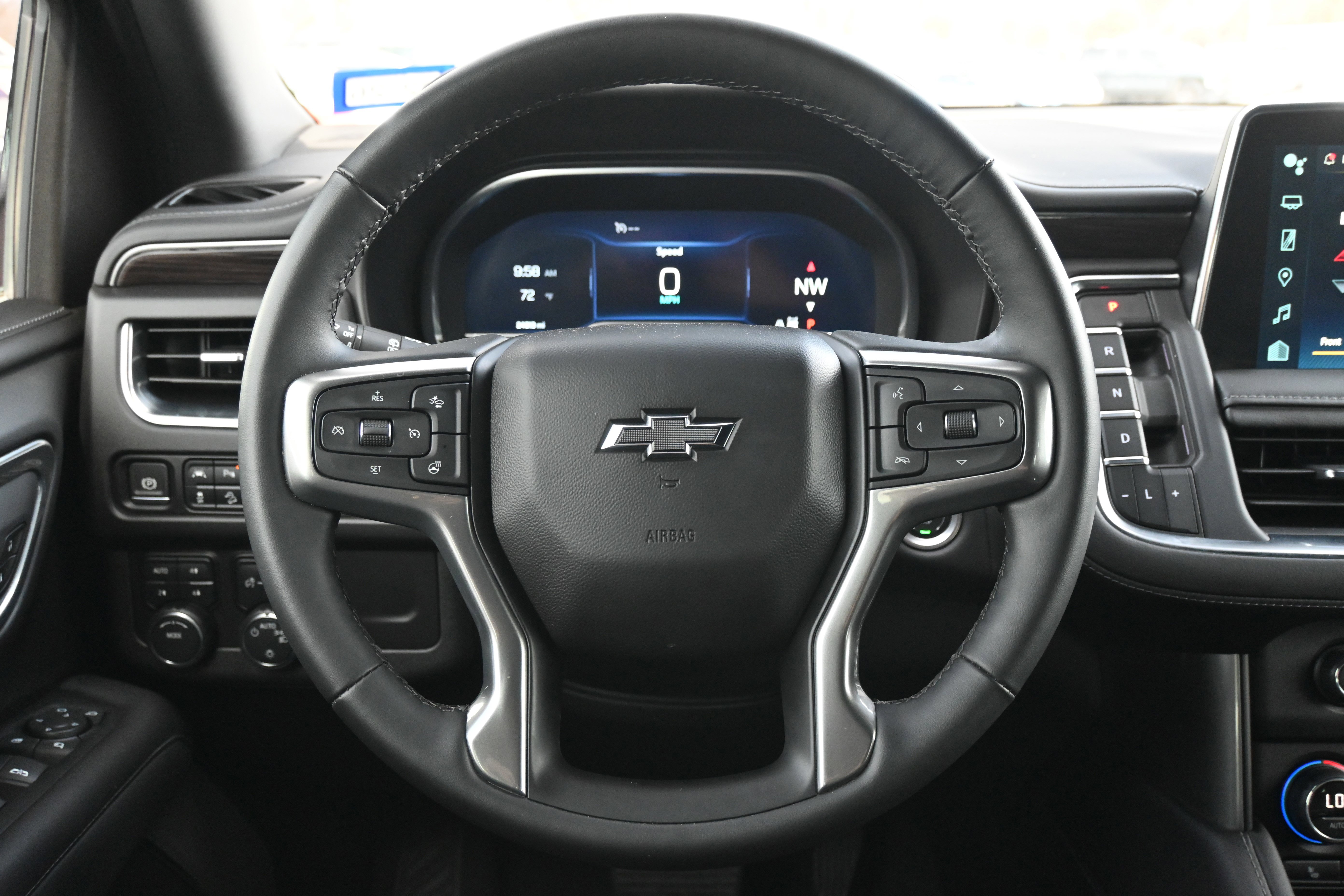 Used 2024 Chevrolet Tahoe Z71 w/ Luxury Package image 19