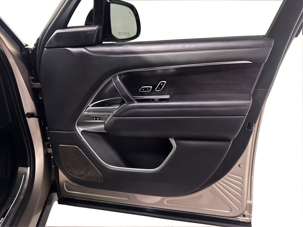 Used 2023 Land Rover Range Rover First Edition image 23