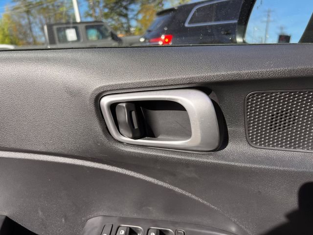 Used 2025 Hyundai Venue SEL image 12