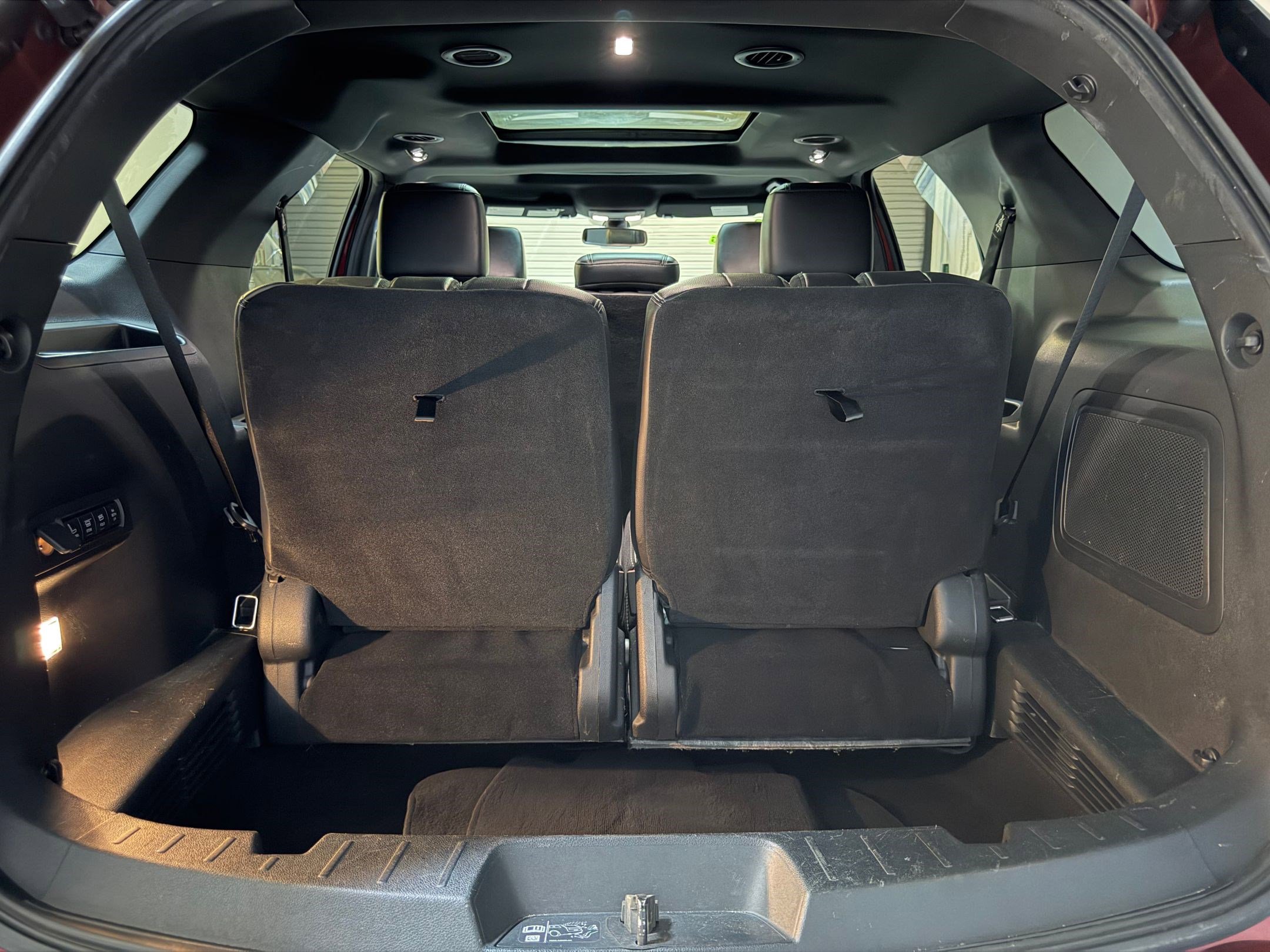 Used 2018 Ford Explorer Limited w/ Equipment Group 301A FWD image 39