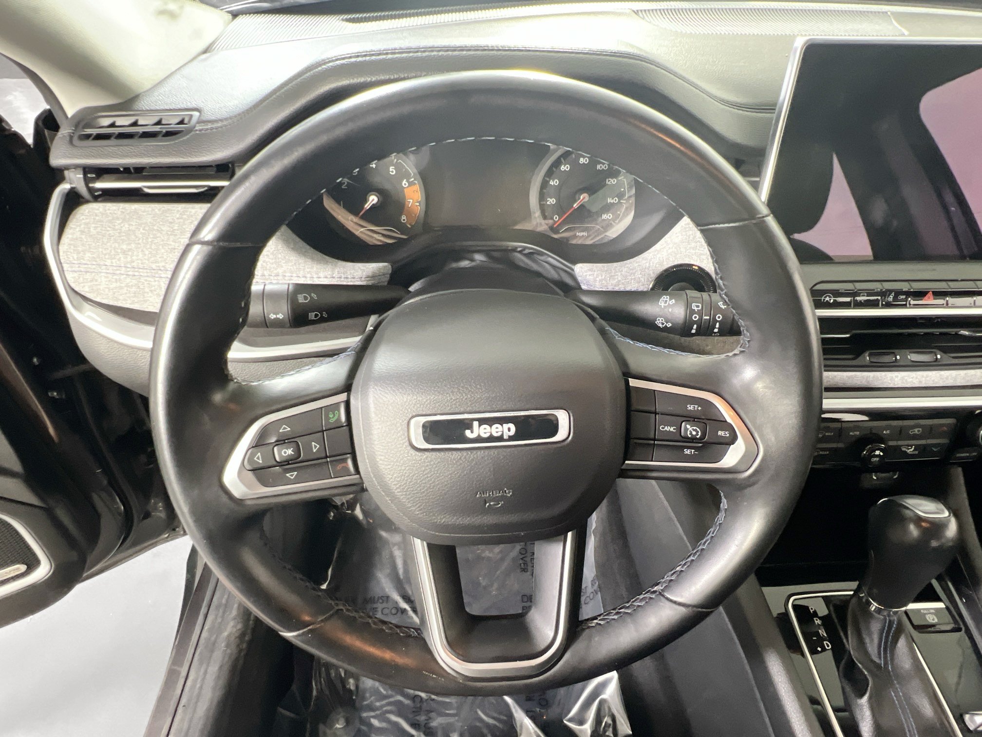 Used 2022 Jeep Compass Latitude w/ Sun and Sound Group AWD/4WD image 11