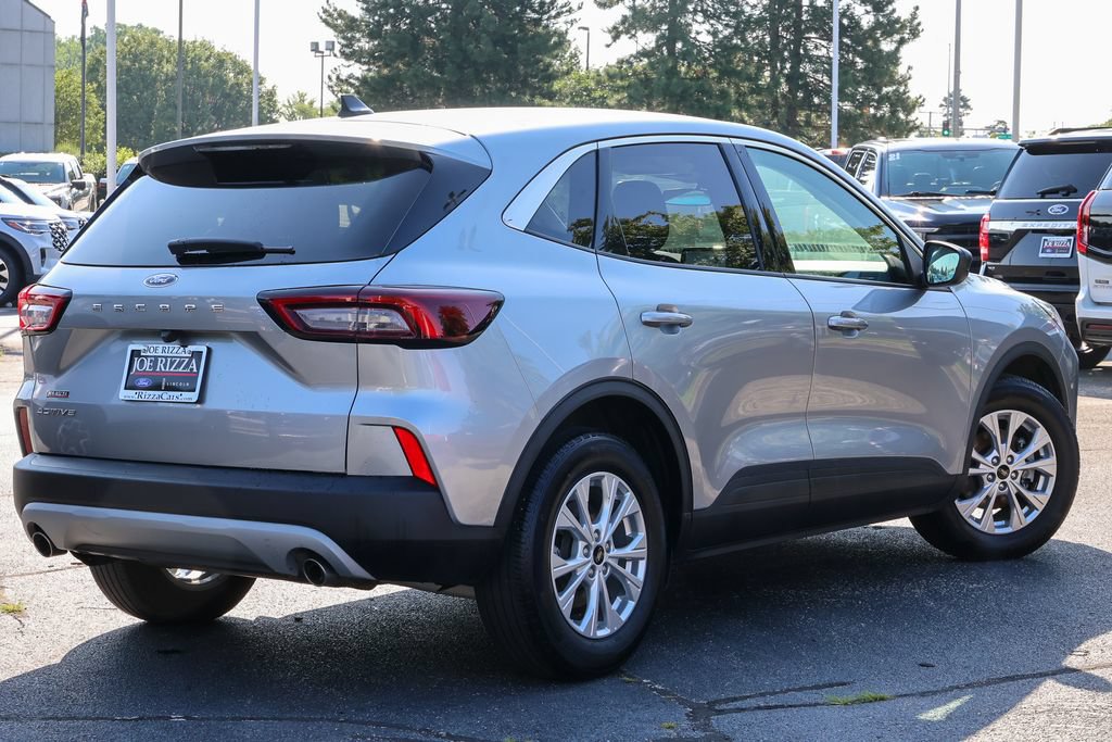 Certified 2023 Ford Escape Active w/ Cold Weather Package FWD image 3