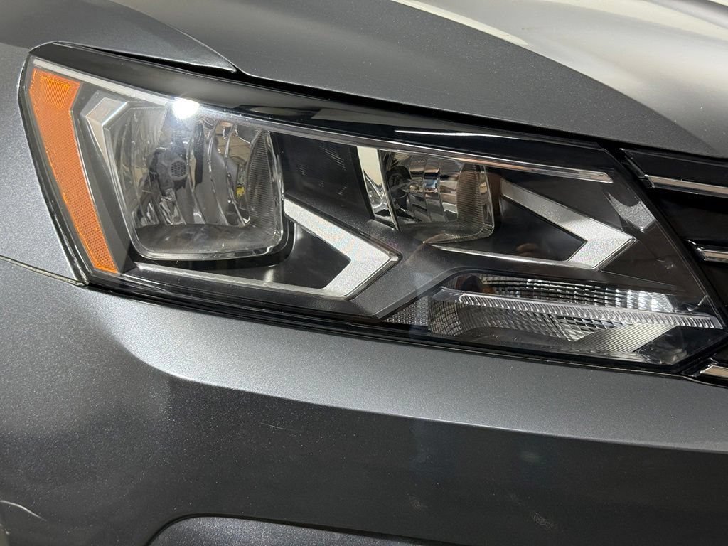 Used 2019 Volkswagen Passat 2.0T Wolfsburg FWD image 9