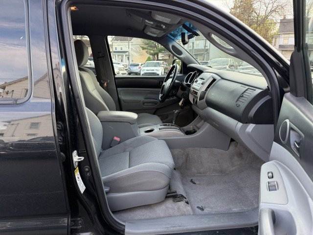 Used 2009 Toyota Tacoma PreRunner RWD image 16