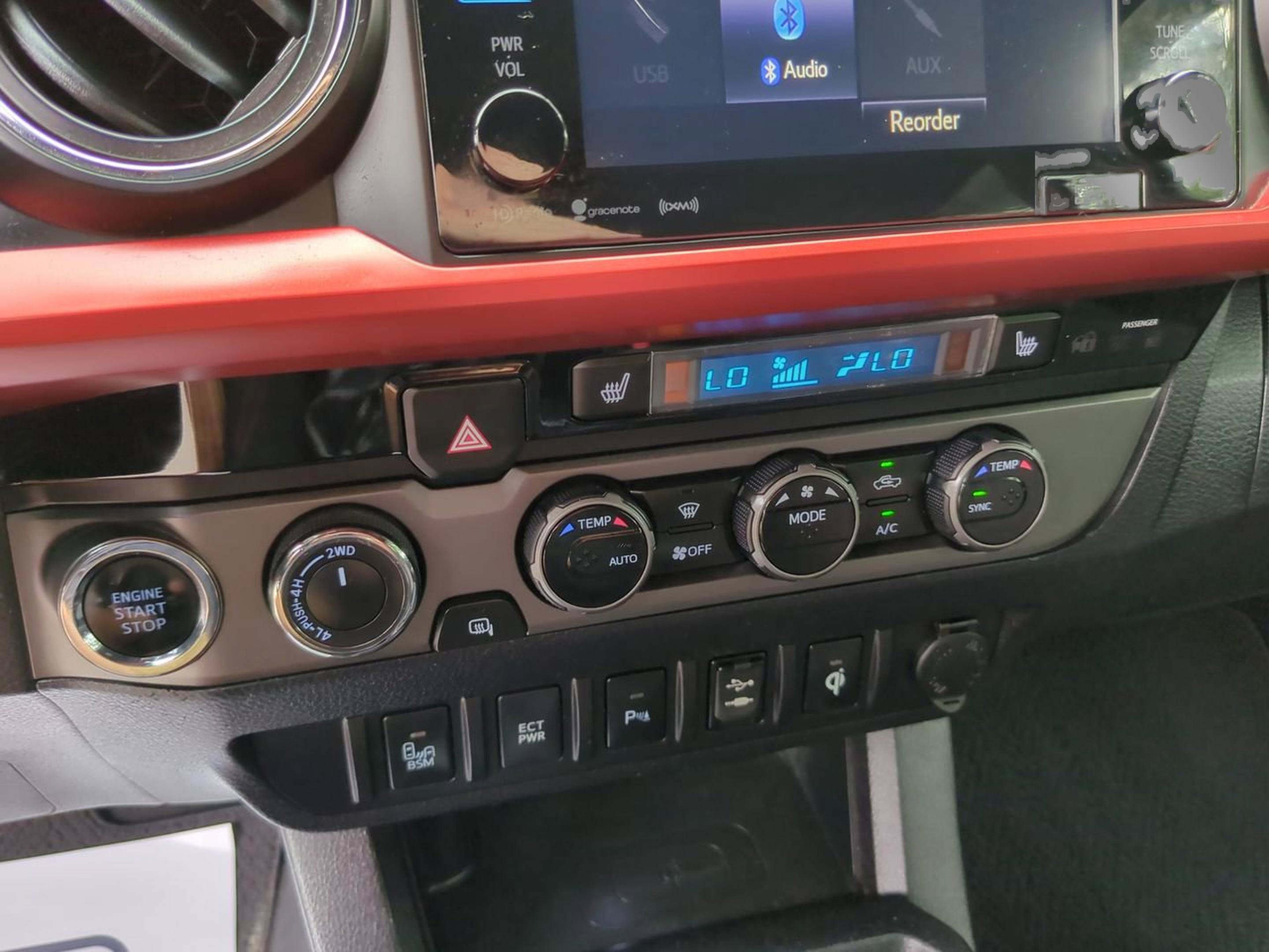 Used 2016 Toyota Tacoma TRD Sport w/ Premium & Technology Package AWD/4WD image 28
