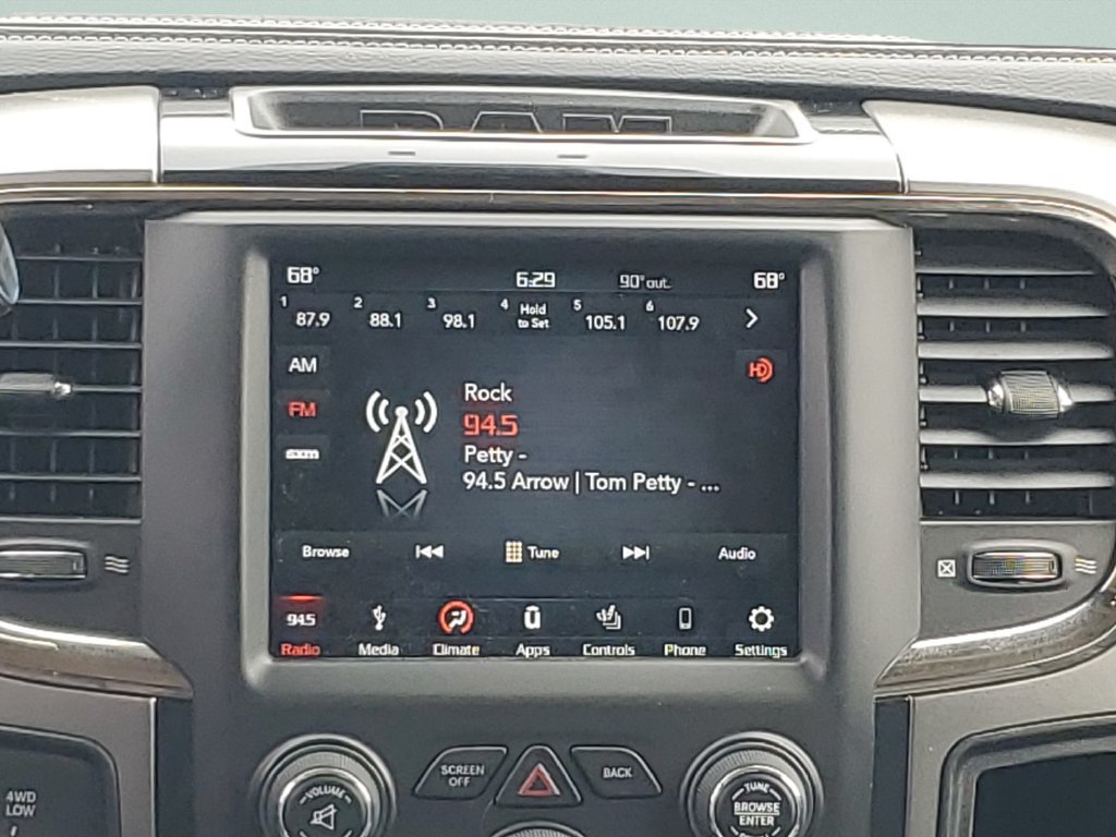 Used 2018 RAM 2500 Laramie w/ Sport Appearance Group AWD/4WD image 18