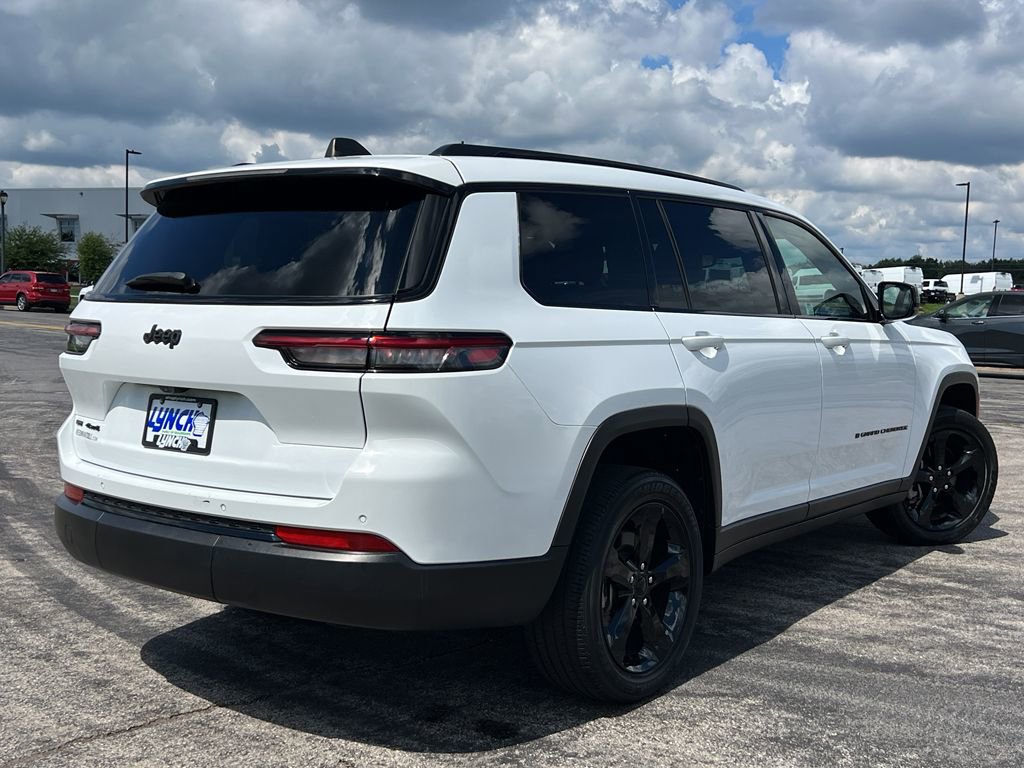 Used 2023 Jeep Grand Cherokee L Laredo image 4