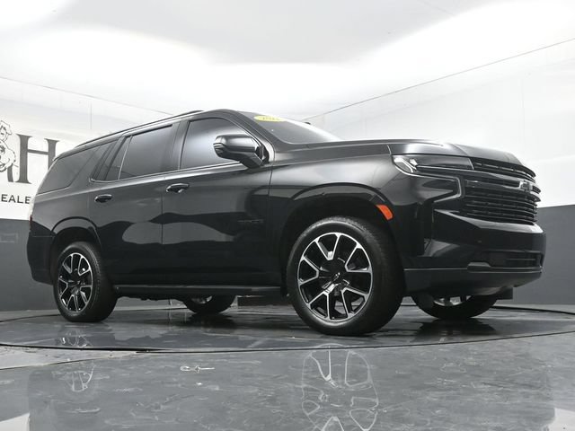 Used 2021 Chevrolet Tahoe RST w/ Luxury Package AWD/4WD image 2