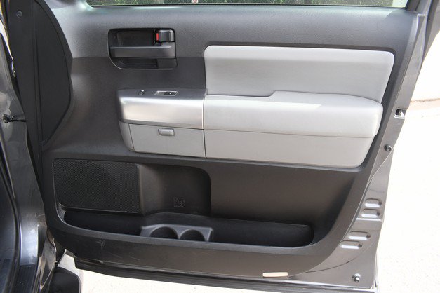 Used 2020 Toyota Sequoia SR5 AWD/4WD image 24