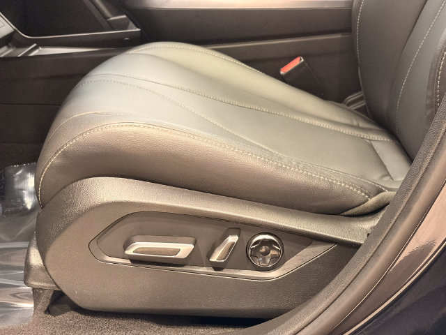Certified 2025 Acura RDX SH-AWD image 14
