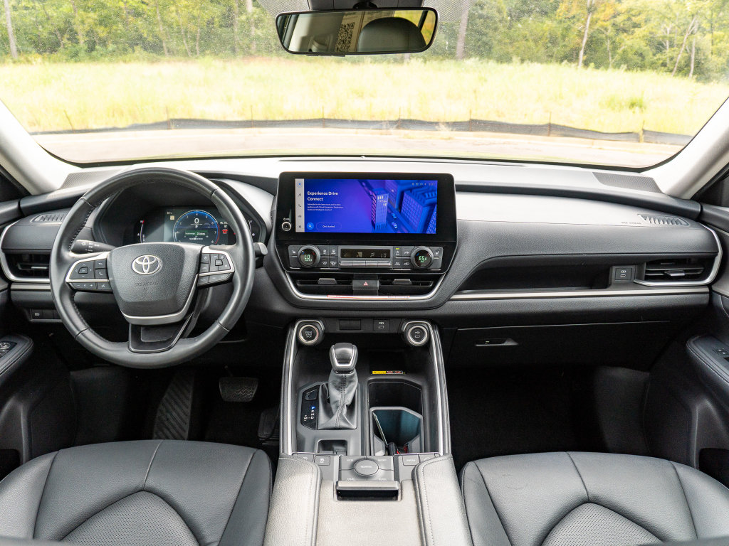 Used 2025 Toyota Grand Highlander AWD image 21