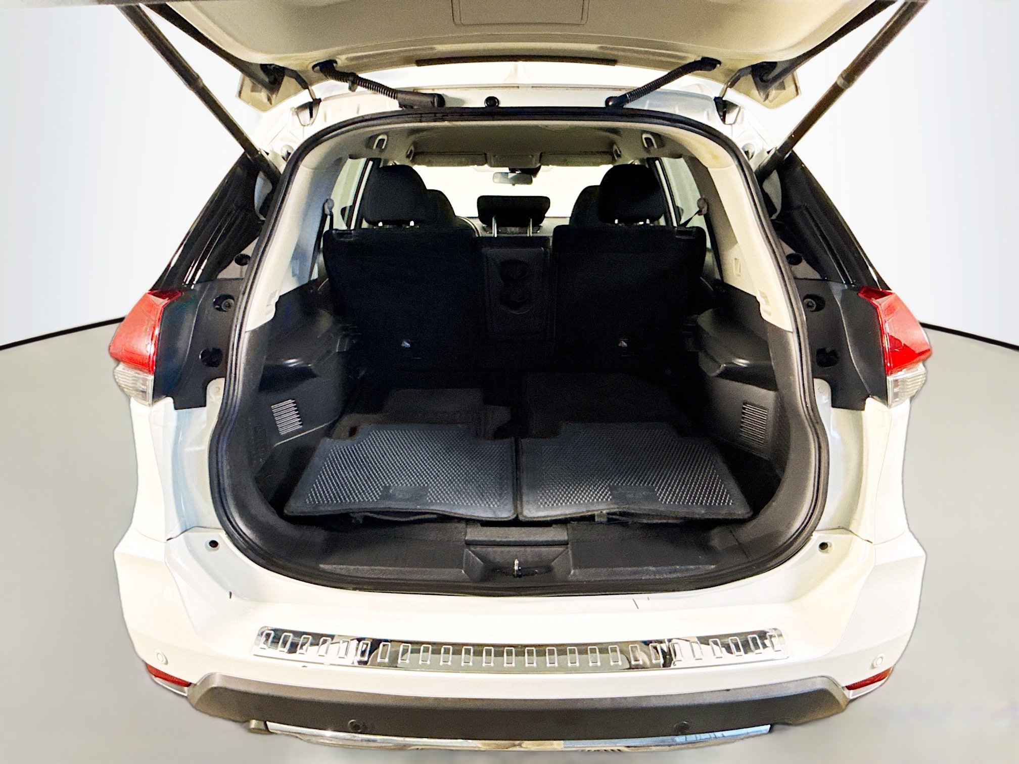 Used 2019 Nissan Rogue SV image 35