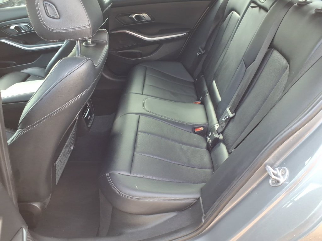 Used 2023 BMW 330i Sedan w/ Driving Assistance Package RWD image 15