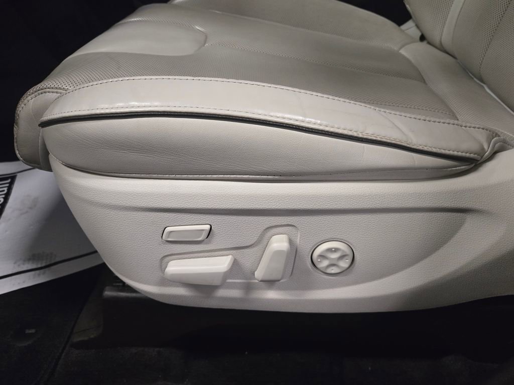 Used 2021 Hyundai Palisade Calligraphy image 12