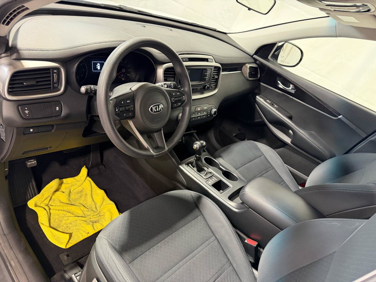 Used 2018 Kia Sorento LX AWD/4WD image 23