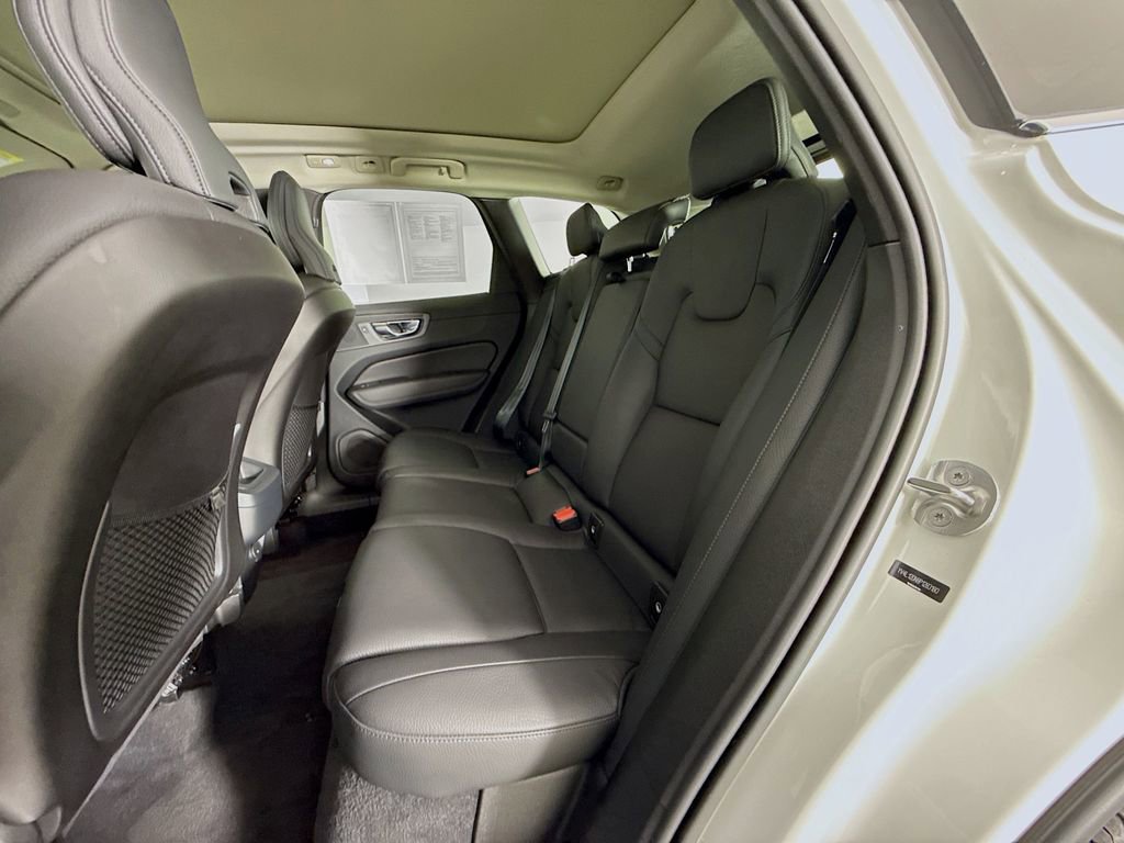 Certified 2023 Volvo XC60 B5 Plus w/ Protection Package Premier image 25