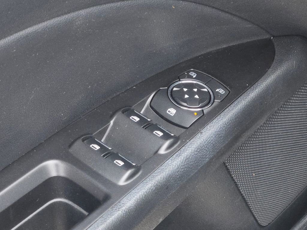 Used 2017 Ford Fusion SE w/ Fusion SE Technology Package image 29