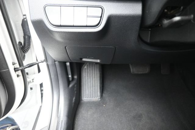 Used 2025 Kia Seltos S FWD image 16