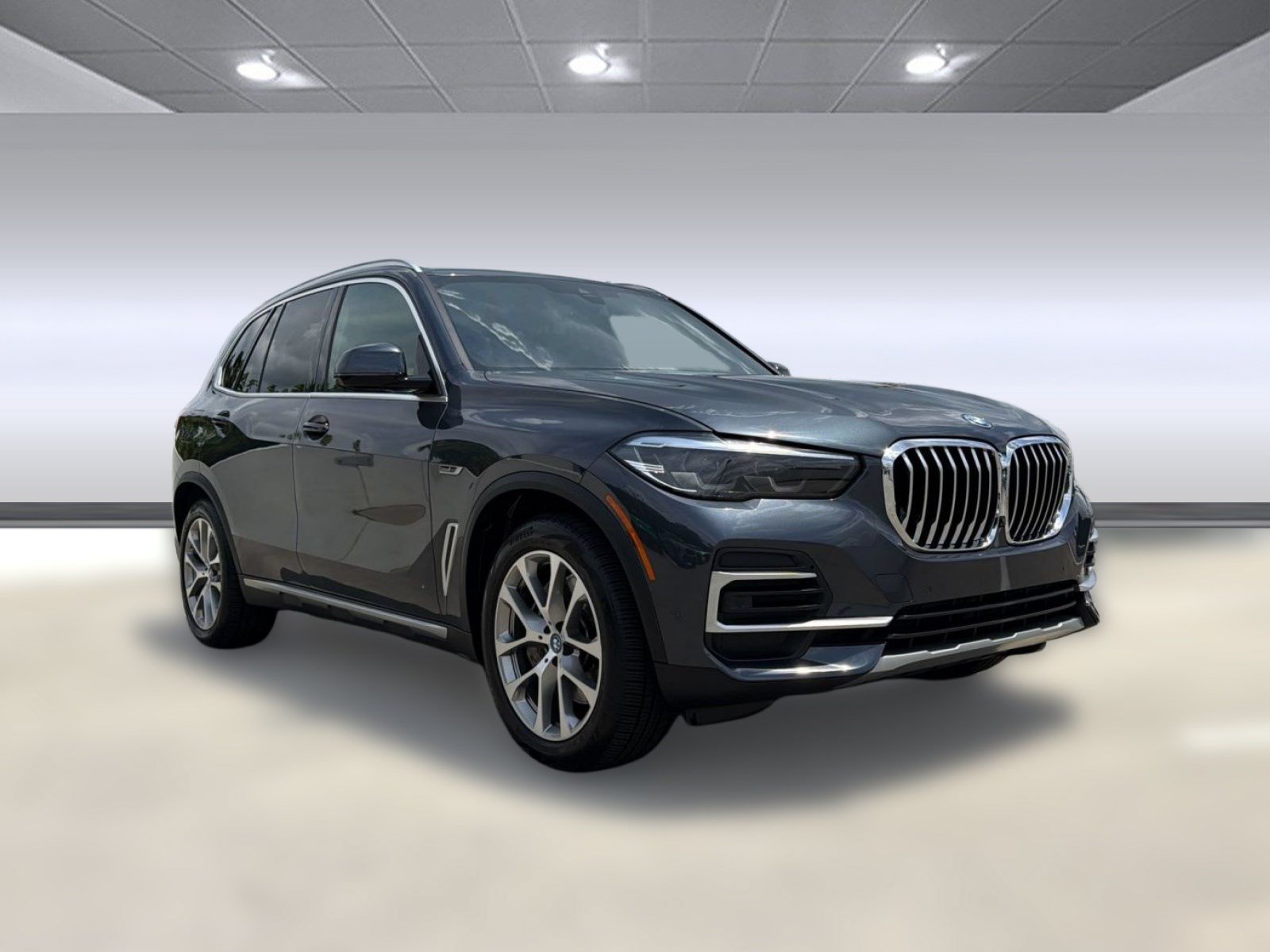 Used 2022 BMW X5 xDrive45e w/ Premium Package AWD/4WD image 6