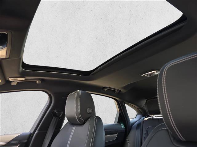New 2024 Jaguar XF R-Dynamic SE AWD/4WD image 28