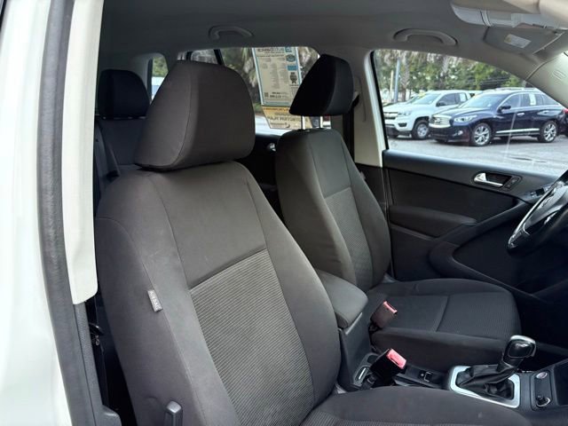 Used 2018 Volkswagen Tiguan Limited w/ Premium Package FWD image 31