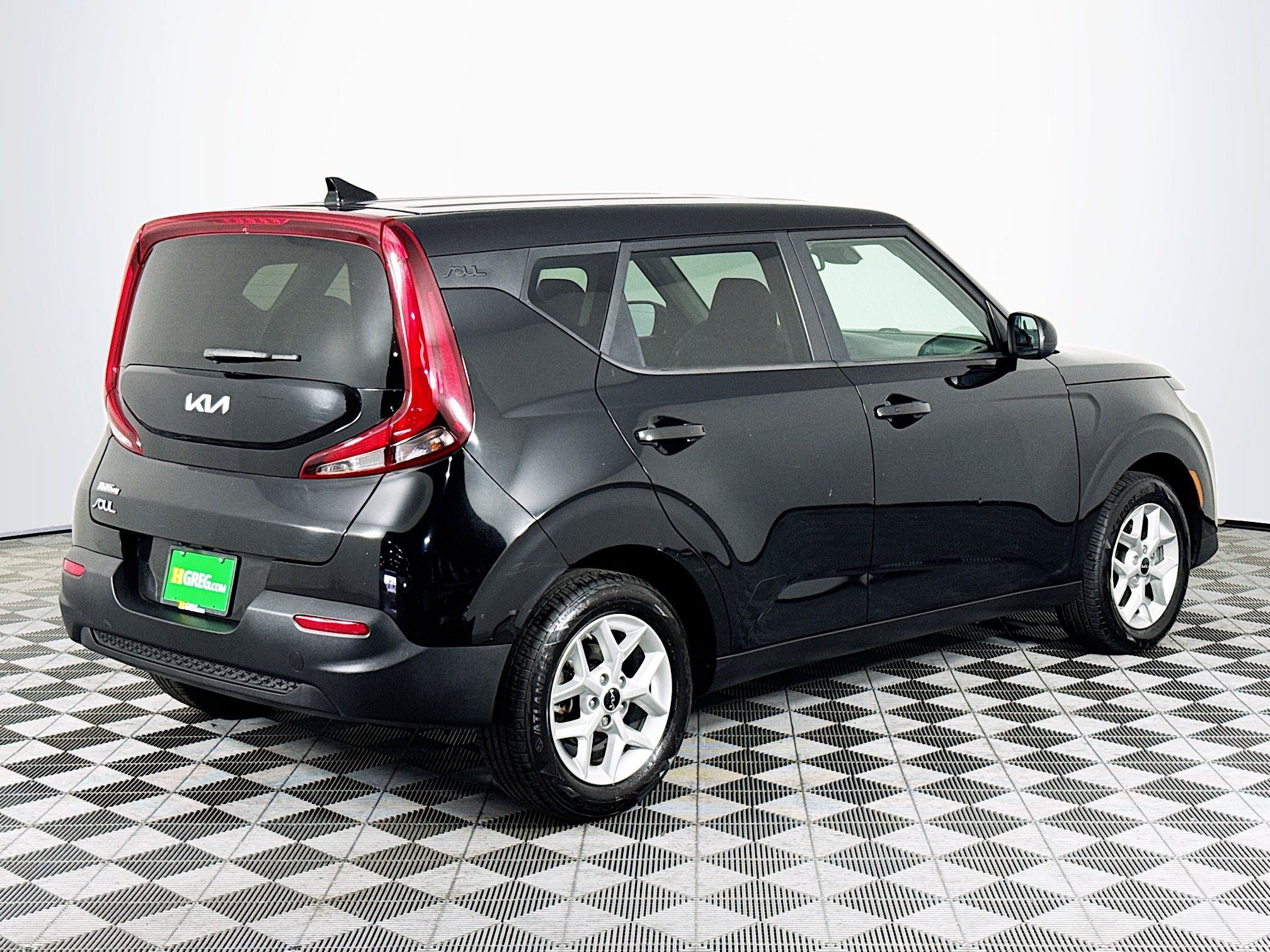 Used 2022 Kia Soul S FWD image 8