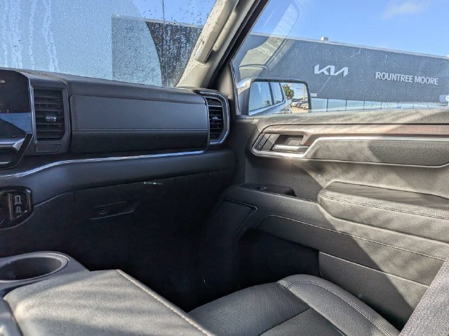Used 2025 GMC Sierra 1500 SLT RWD image 17