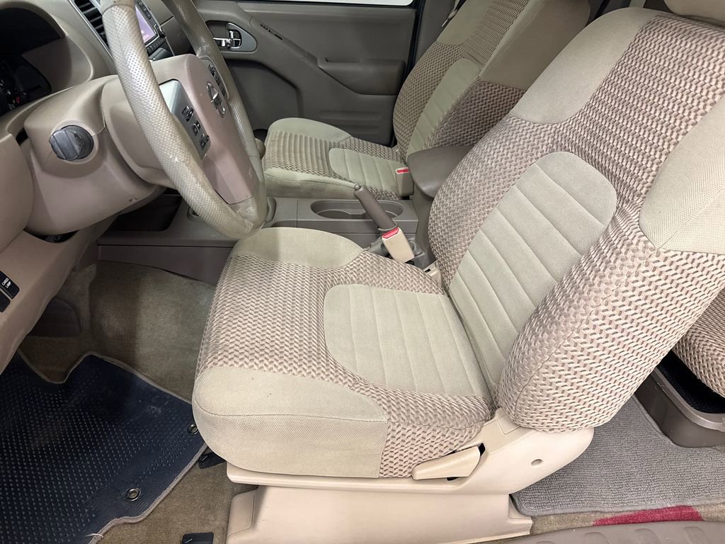 Used 2017 Nissan Frontier SV image 17