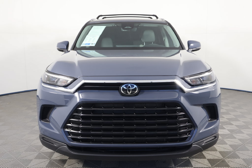 Used 2024 Toyota Grand Highlander FWD image 2