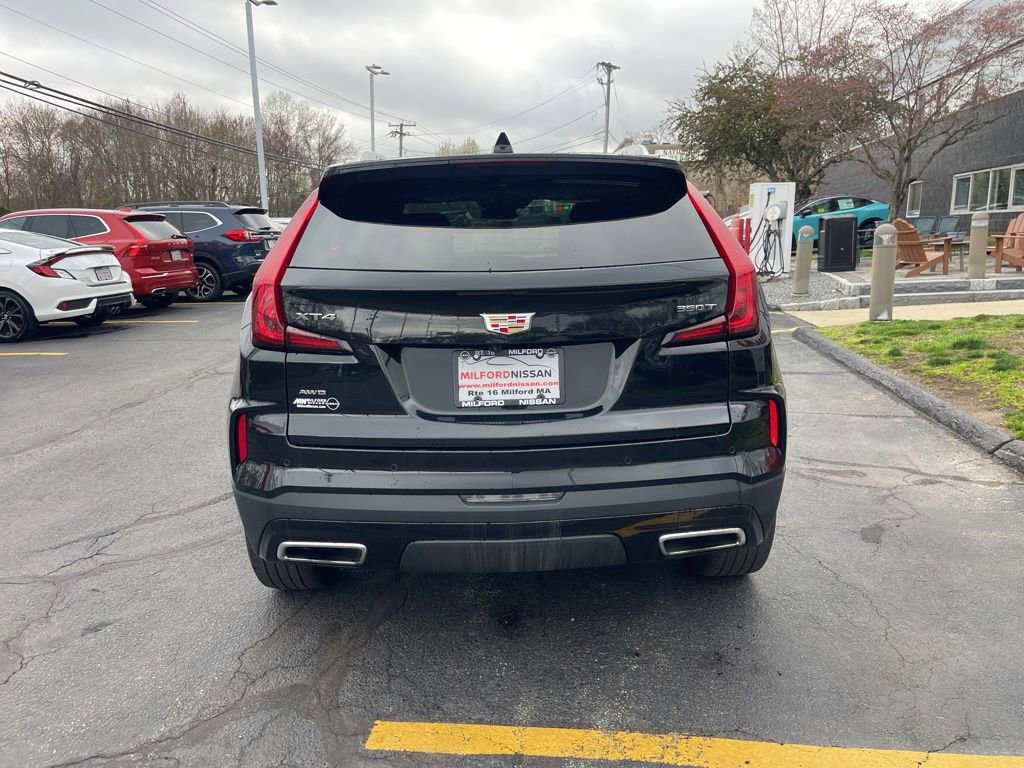 Used 2025 Cadillac XT4 Premium Luxury image 4