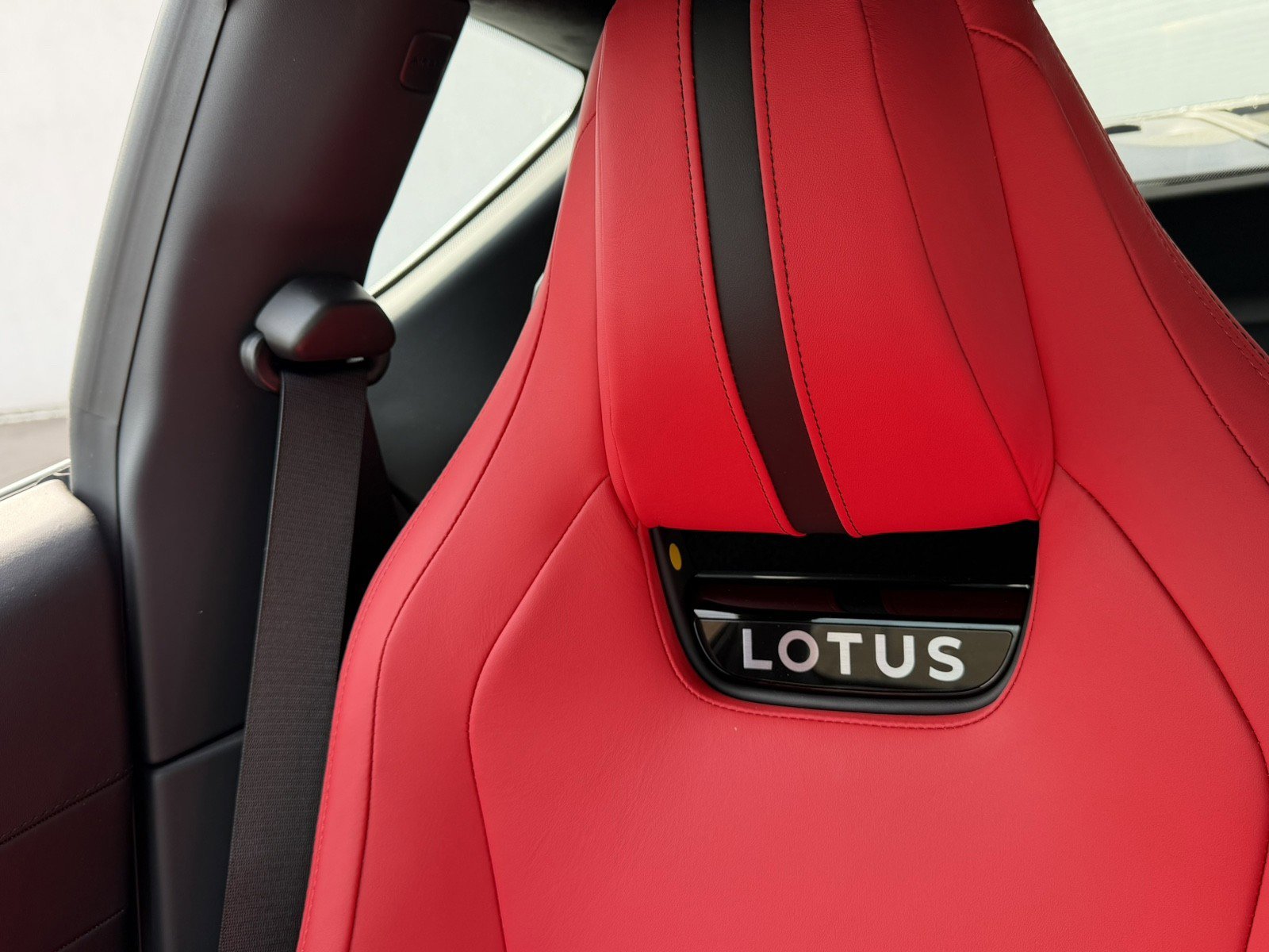 Used 2025 Lotus Emira RWD image 23
