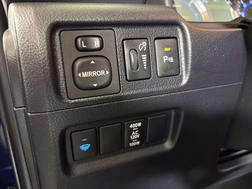 Used 2018 Toyota 4Runner Limited AWD/4WD image 22