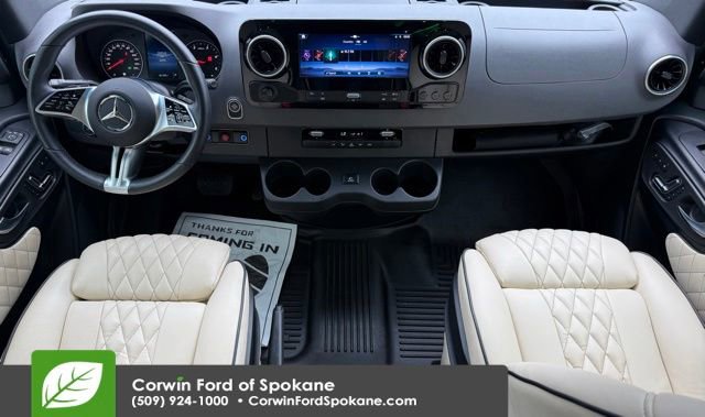 Used 2025 Mercedes-Benz Sprinter 2500 image 30