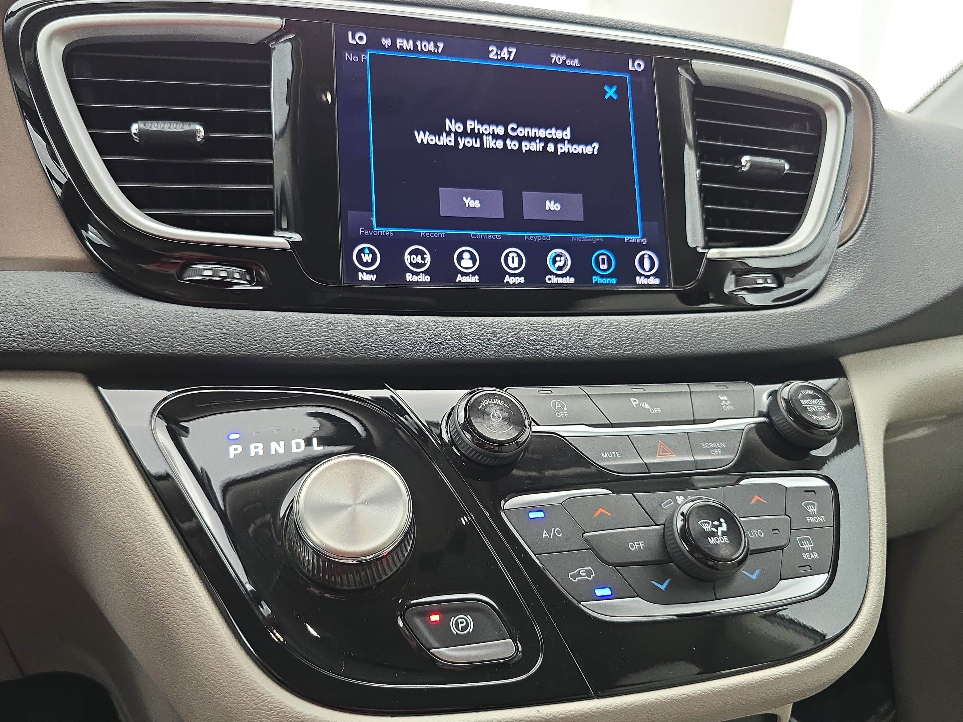 Used 2018 Chrysler Pacifica Touring-L image 21