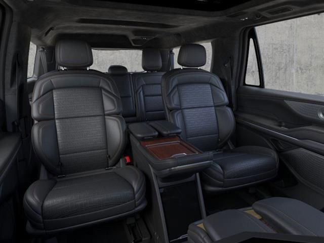 New 2026 Lincoln Navigator L Black Label AWD/4WD image 11
