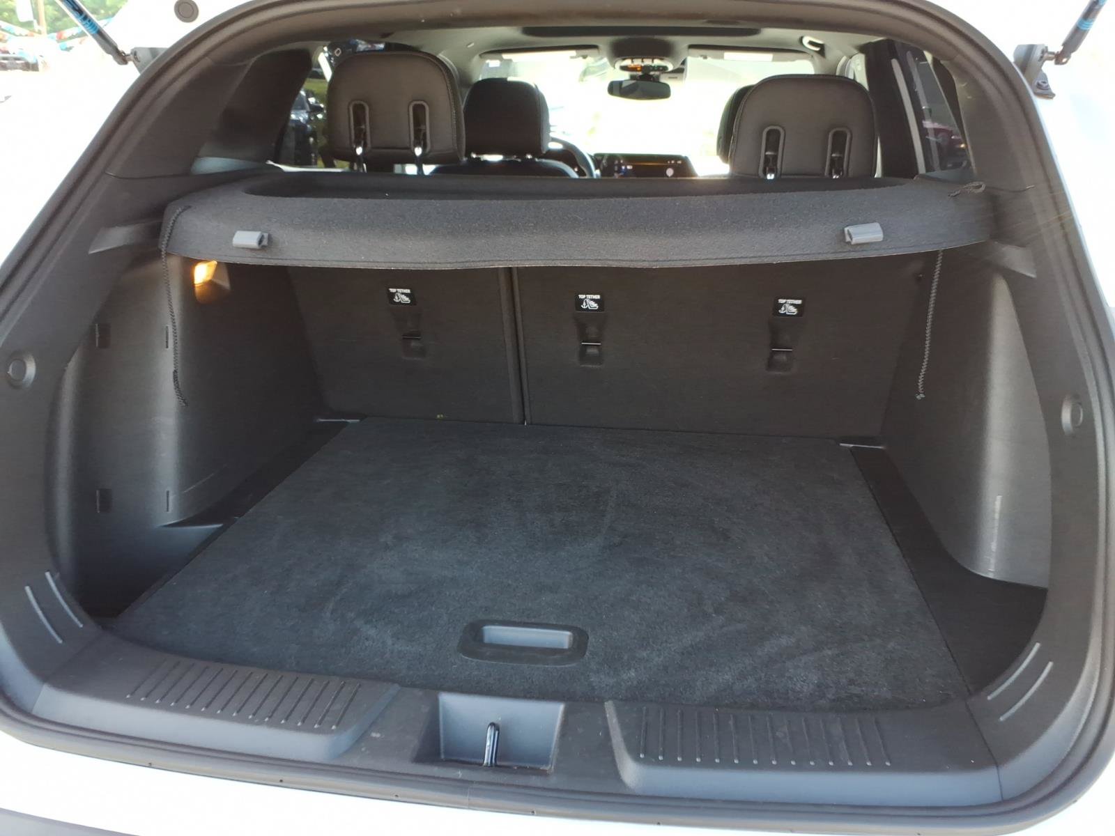 Used 2024 Chevrolet Trax RS w/ Sunroof Package FWD image 5