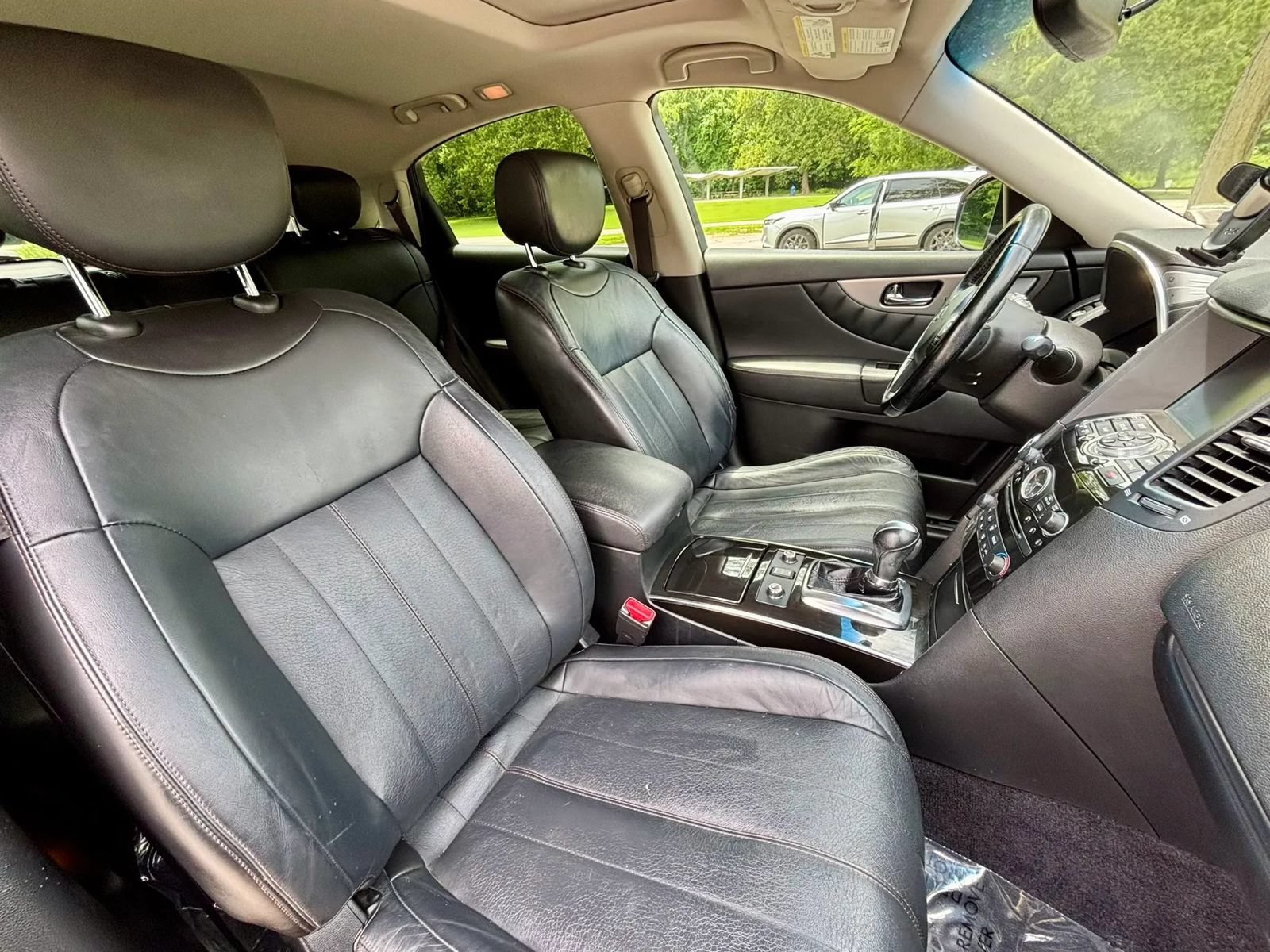 Used 2017 INFINITI QX70 AWD w/ Premium Package image 15