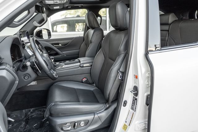 Used 2024 Lexus LX 600 4WD w/ Luxury Package image 11