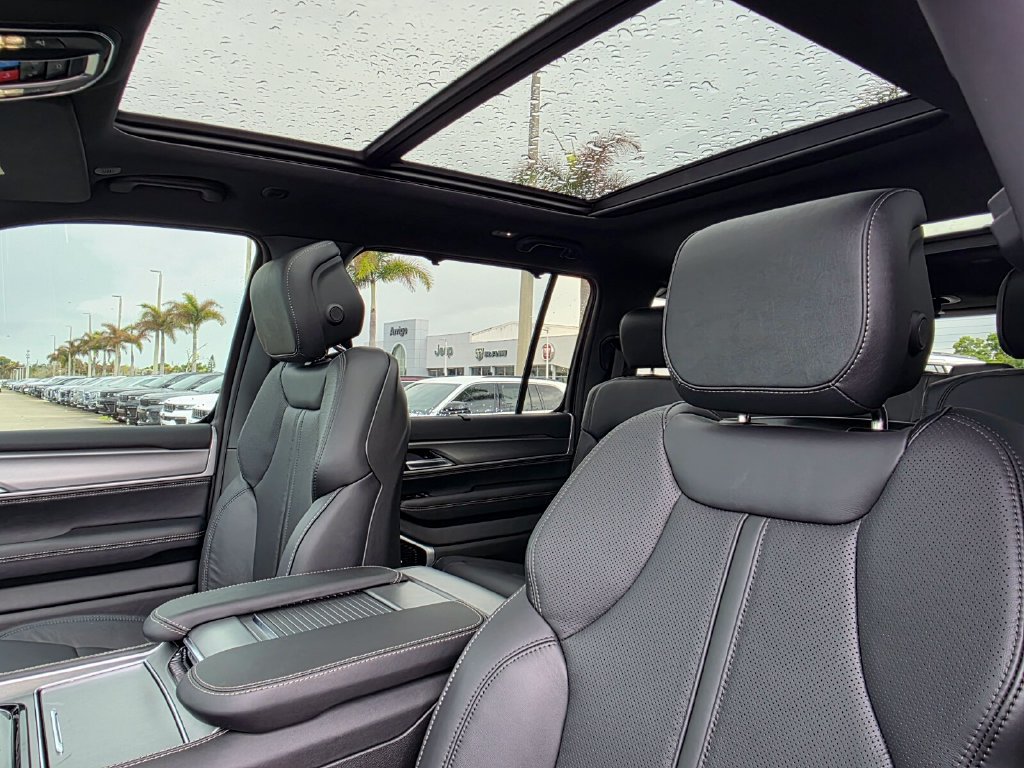 New 2026 Jeep Grand Wagoneer Limited AWD/4WD image 14