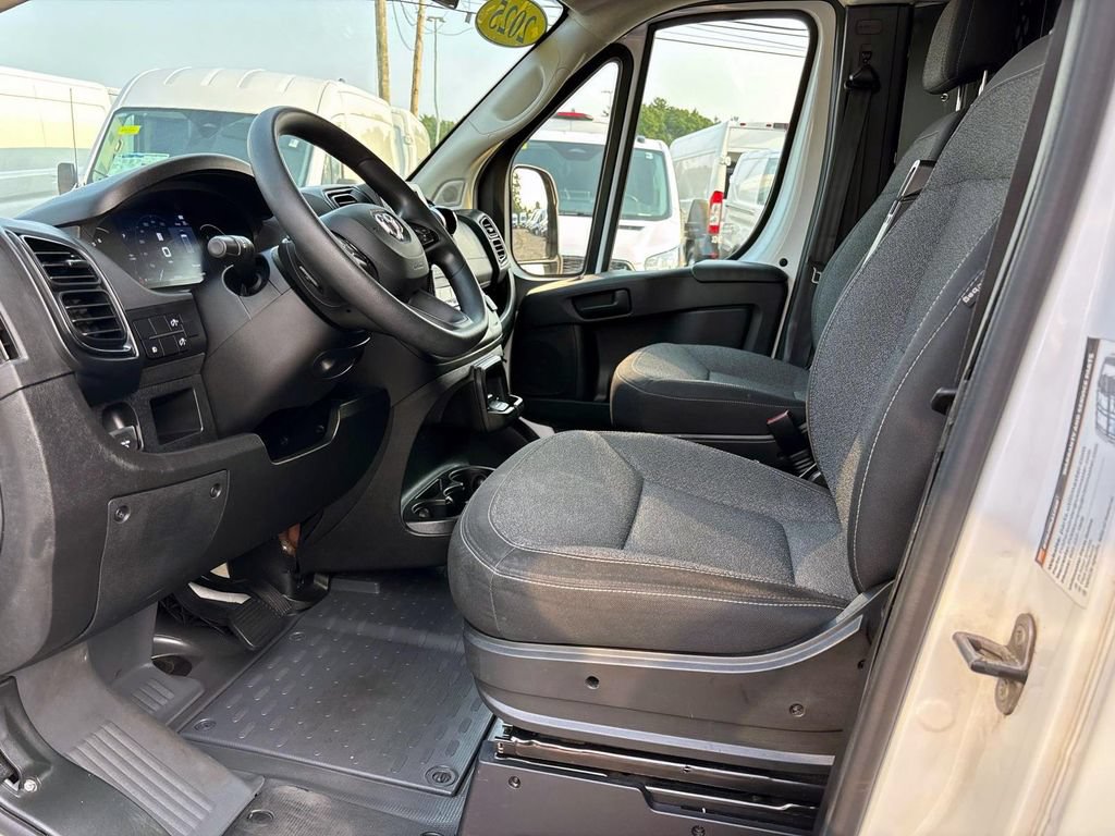 Used 2025 RAM ProMaster 2500 w/ U-Haul Equipment Group FWD image 9