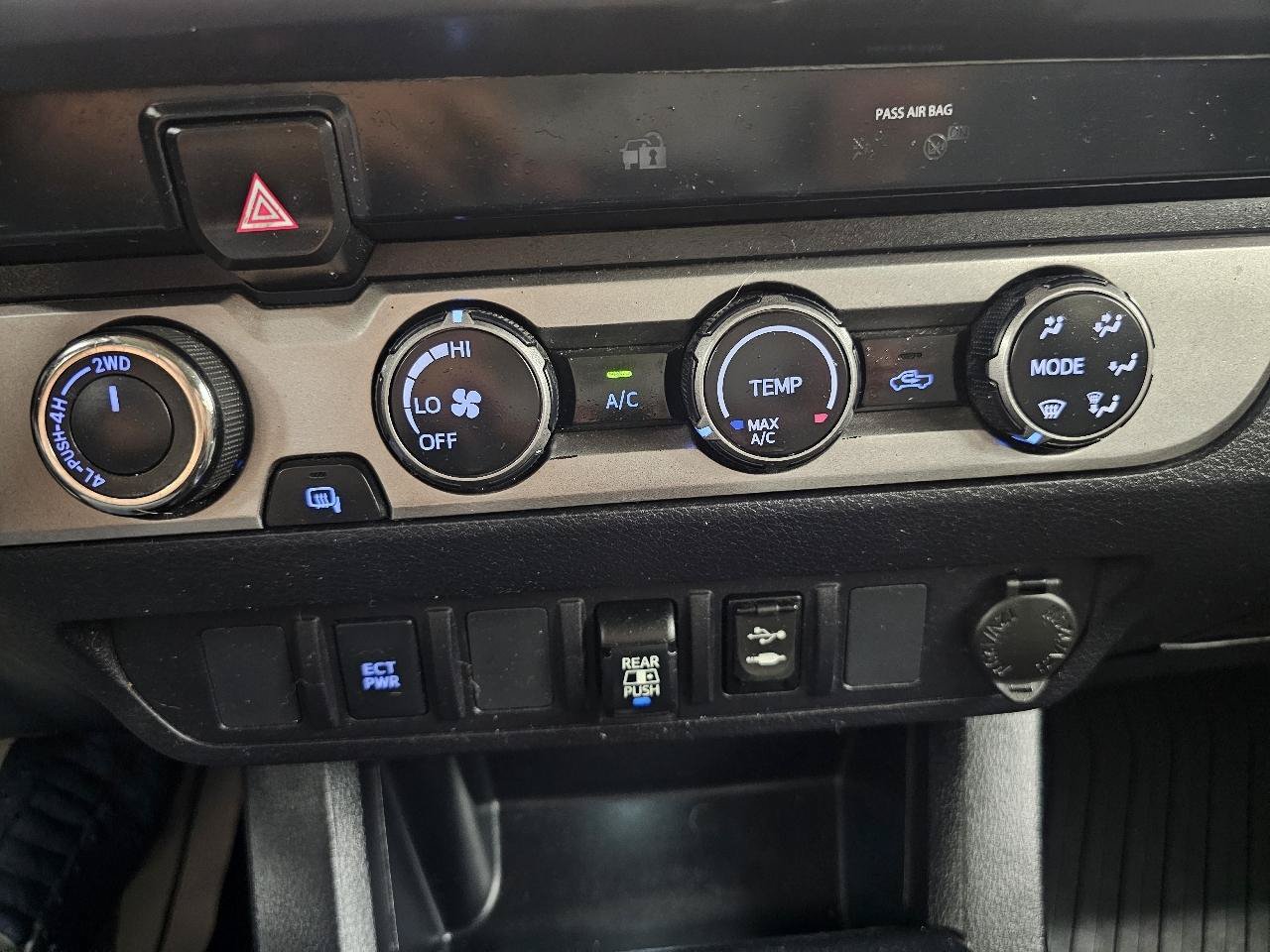 Used 2019 Toyota Tacoma SR5 AWD/4WD image 20