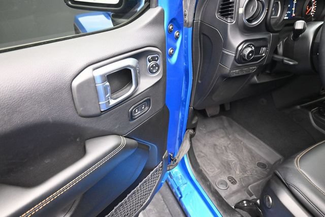 Used 2024 Jeep Wrangler Unlimited Sahara w/ Technology Group AWD/4WD image 16