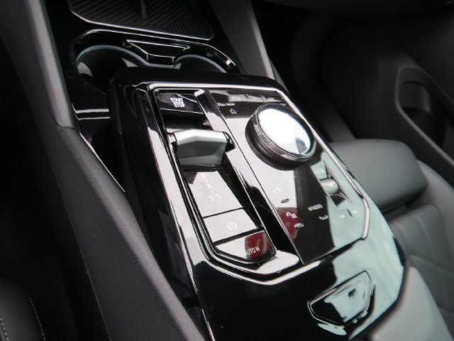 Used 2024 BMW 530i xDrive w/ Premium Package AWD/4WD image 19