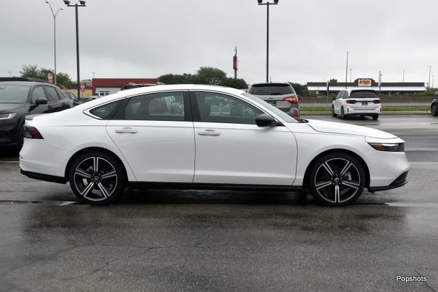 Used 2025 Honda Accord Sport image 3