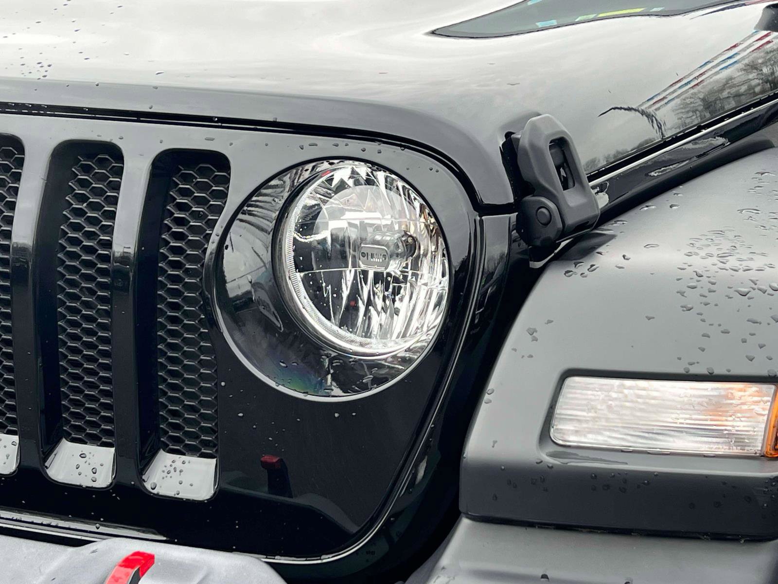 Used 2022 Jeep Wrangler Unlimited Sport AWD/4WD image 7
