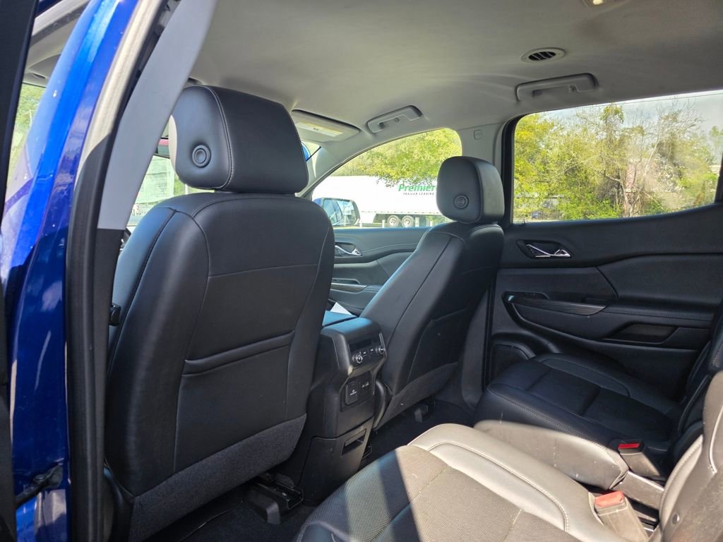 Used 2023 GMC Acadia SLT image 44